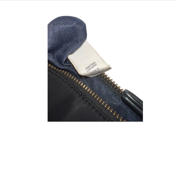 🍯 Tommy Hilfiger Purse black • simple • crossbody • minimalist • vintage • gold - Picture 5 of 7